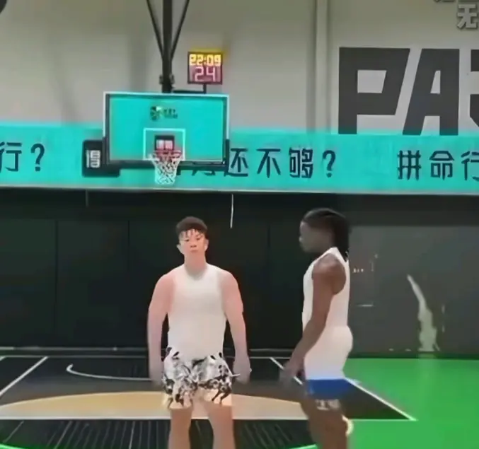 《牛教练的裤子》野球场大爷拽裤腰名场面！《牛教练的裤子》高清完整版全网免费看，笑到肚子疼
